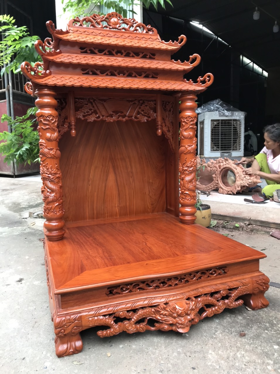 Ban thờ thần tài gỗ hương