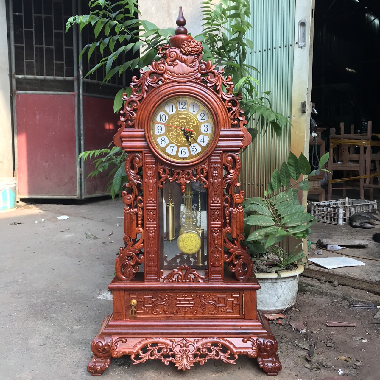 Đồng hồ để bàn lân cao 1m10