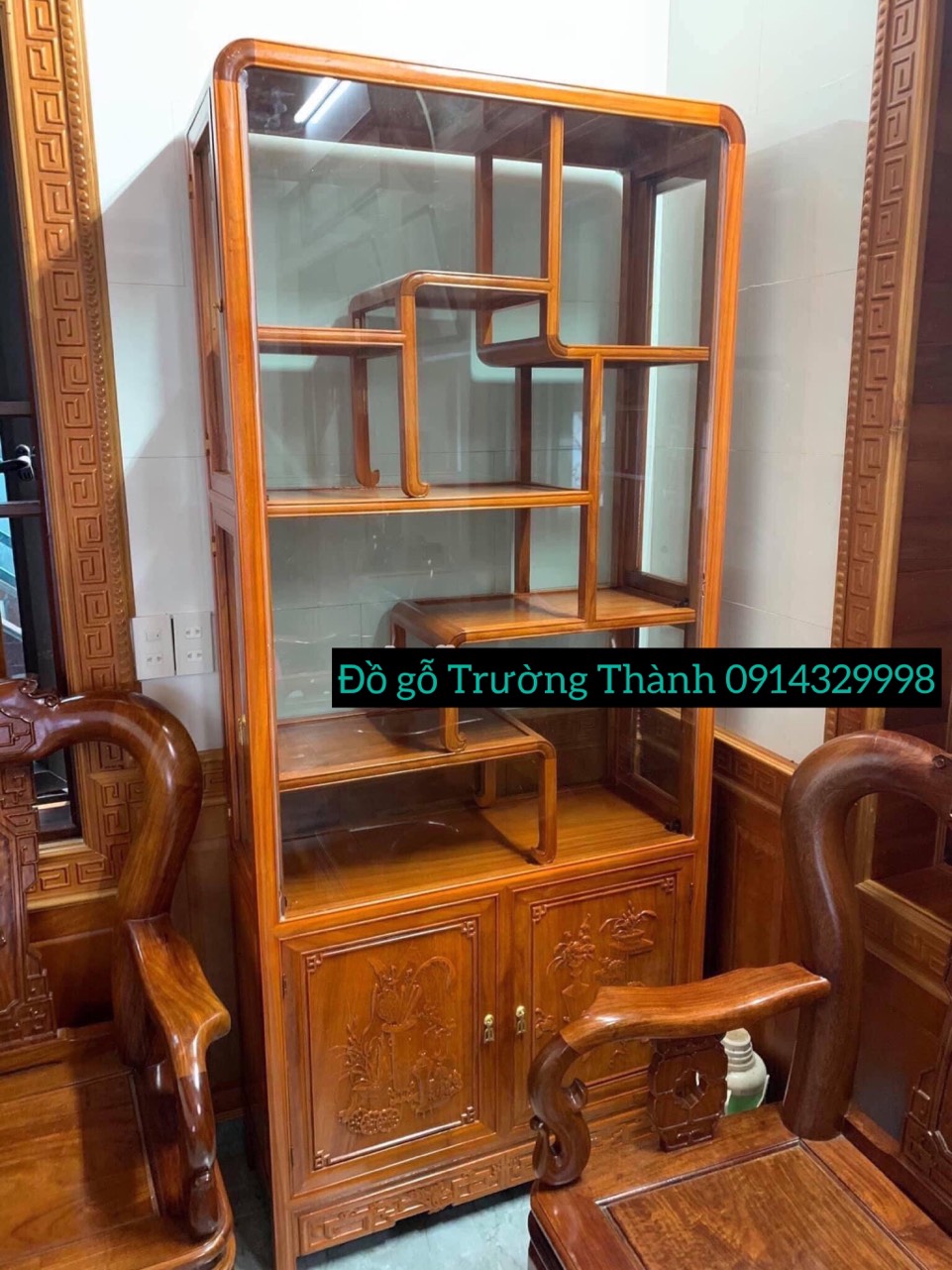Tủ rượu đồ gốm trang trí mẫu 13