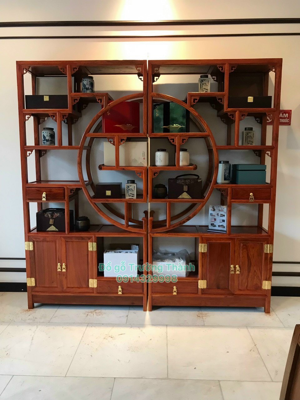 Tủ bày đồ gốm trang trí 