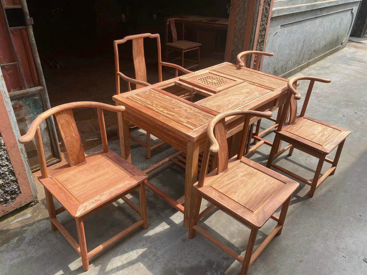 Bàn trà tàu mẫu 7